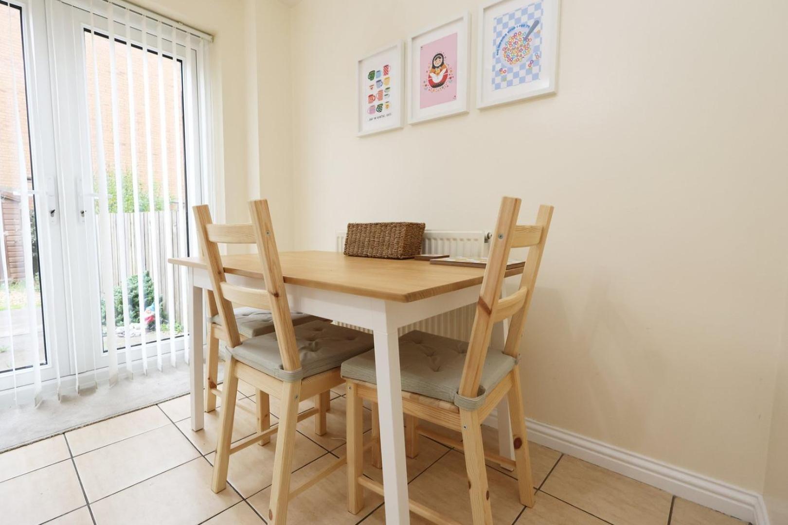 Apartament Relaxing 2-Bed Coastal Escape In Port Talbot Zewnętrze zdjęcie