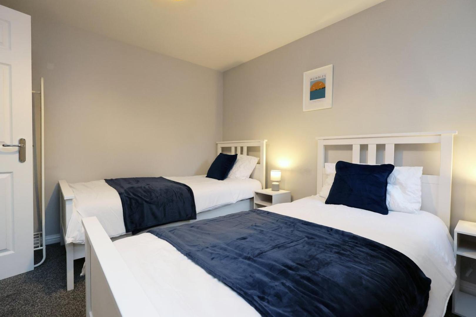 Apartament Relaxing 2-Bed Coastal Escape In Port Talbot Zewnętrze zdjęcie